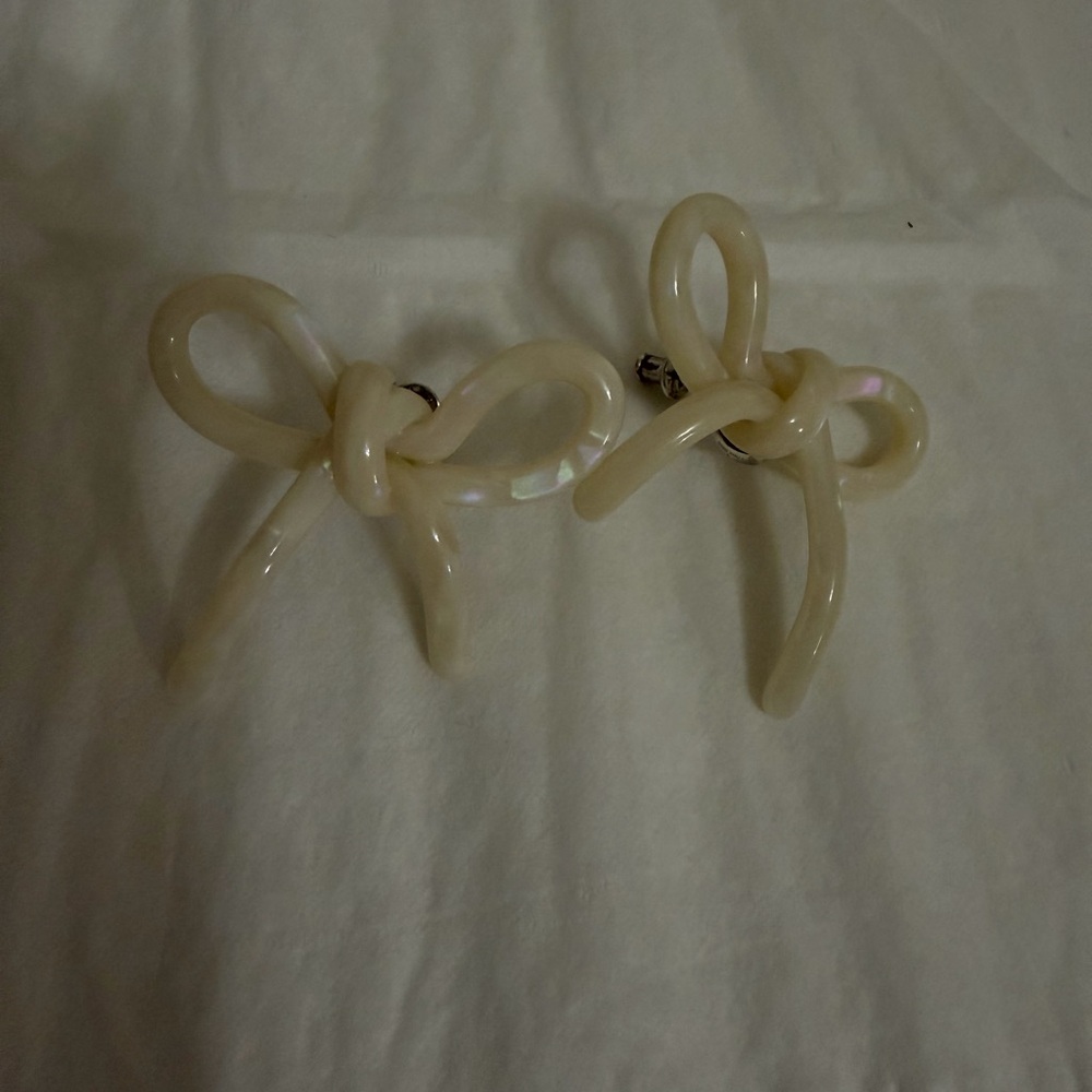 Earrings - Picture 2 of 3